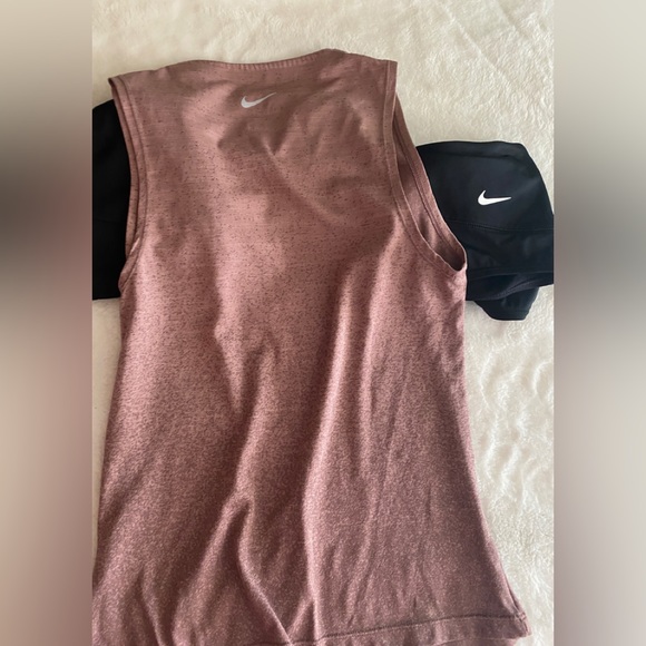 Bundle Nike Shirt, The North Face cropped leggings, Nike High-Waist Swim Bottoms - Picture 2 of 16